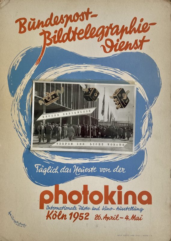 card sign photokina 1952; Photo of crowd waiting to visit Photokina exhibition